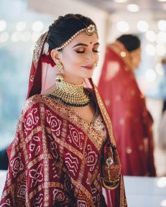 maroon bandhani pallu