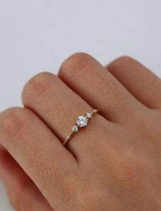 minimalist wedding ring