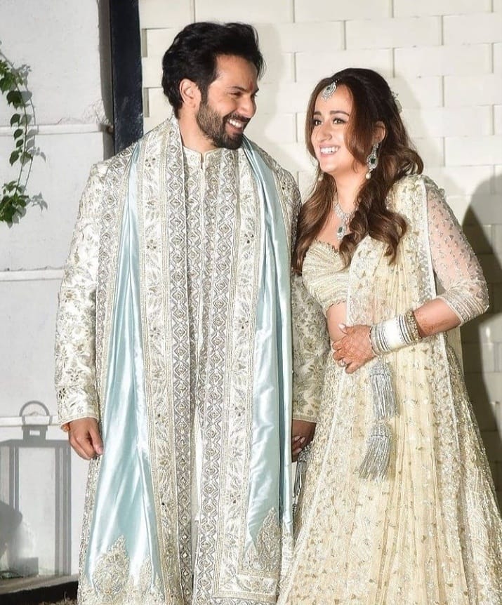 From Ranbir Kapoor-Alia Bhatt to Varun Dhawan-Natasha Dalal: Here's what  celeb couples wore on Diwali 2021 | The Times of India