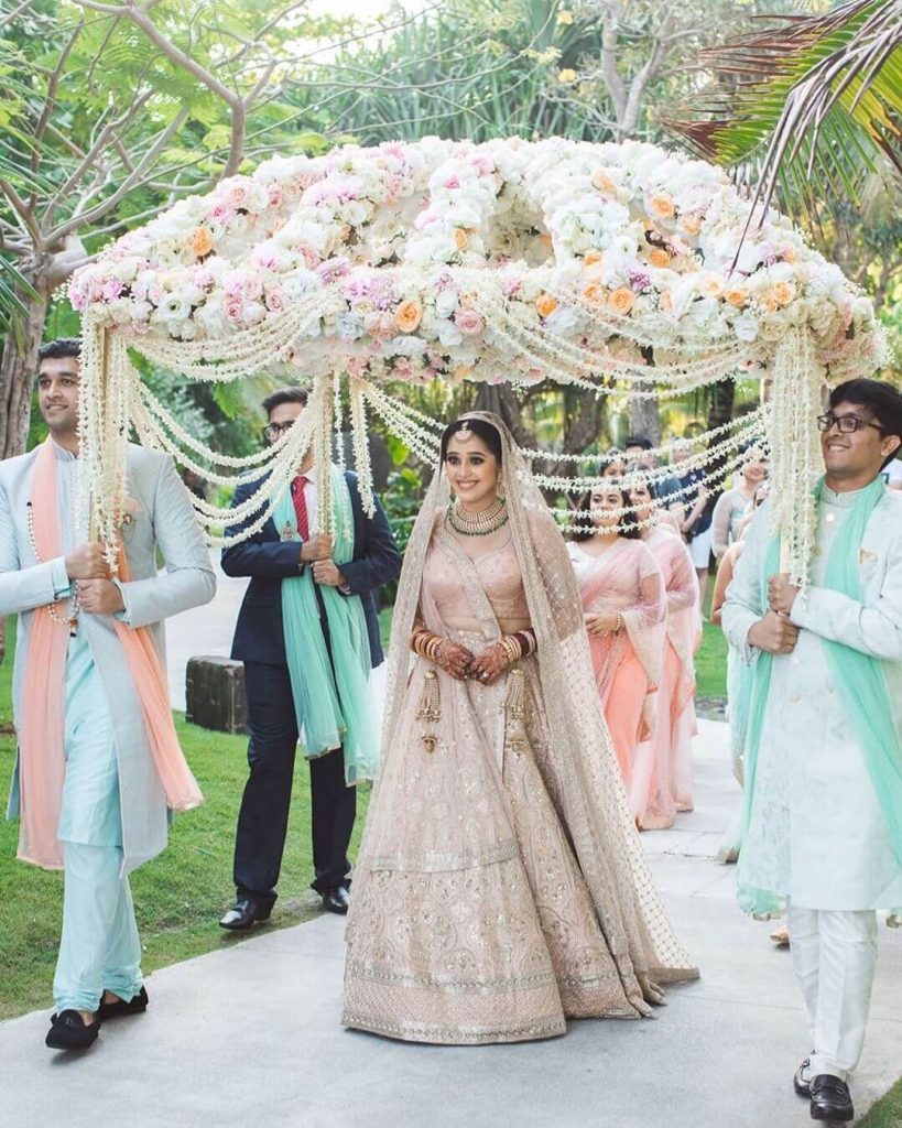 Phoolon Ki Chadar Ideas For An Eye-Catching Bridal Entry