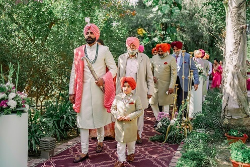 groom entry with sarbala