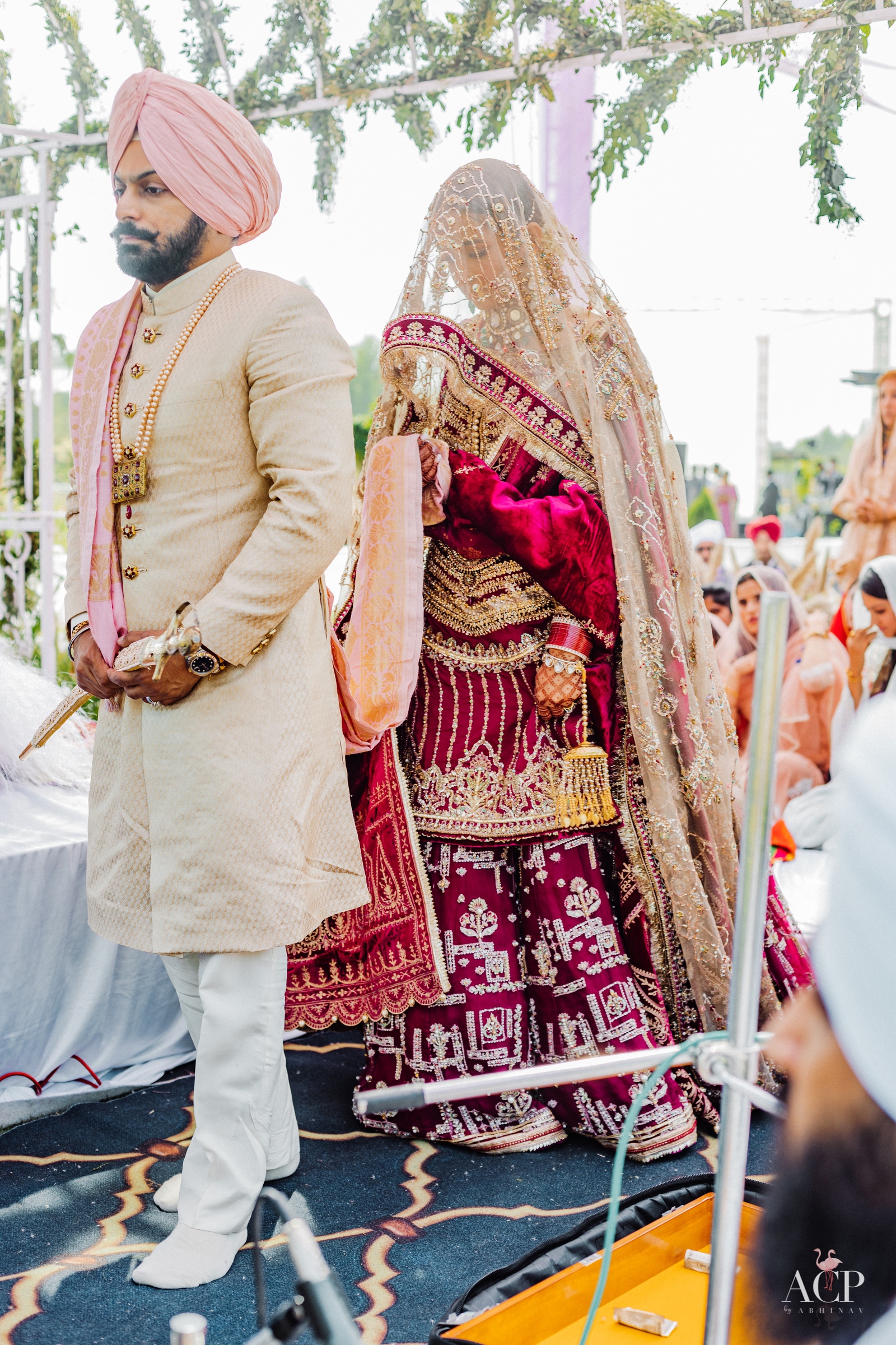 sikh bride and groom wedding