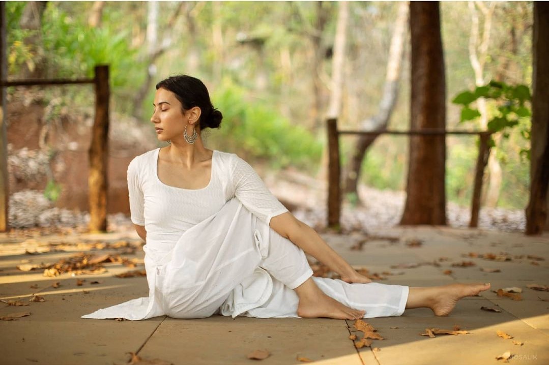 Diksha Lalwani yoga instructor