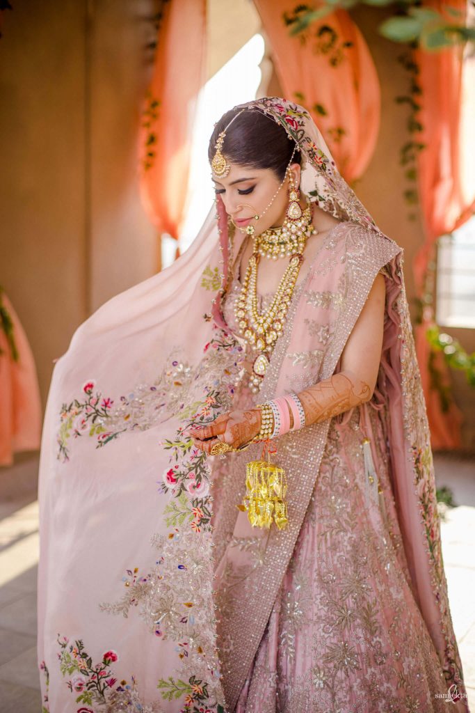 anamika khanna bridal outfit