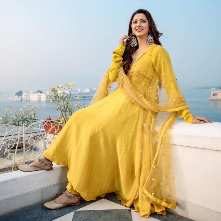 #BridalShopping: Where To Buy Yellow Suits For Haldi Function
