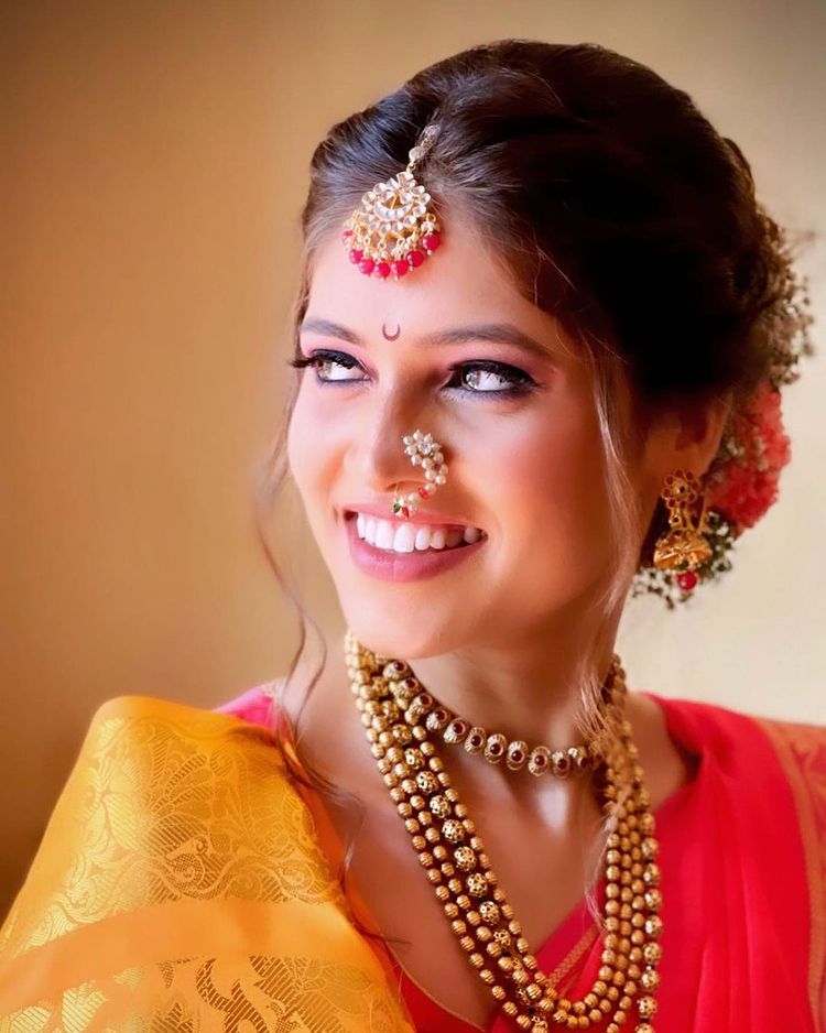 Maharashtrian wedding accessories