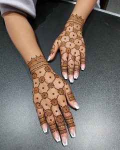 beautiful henna art