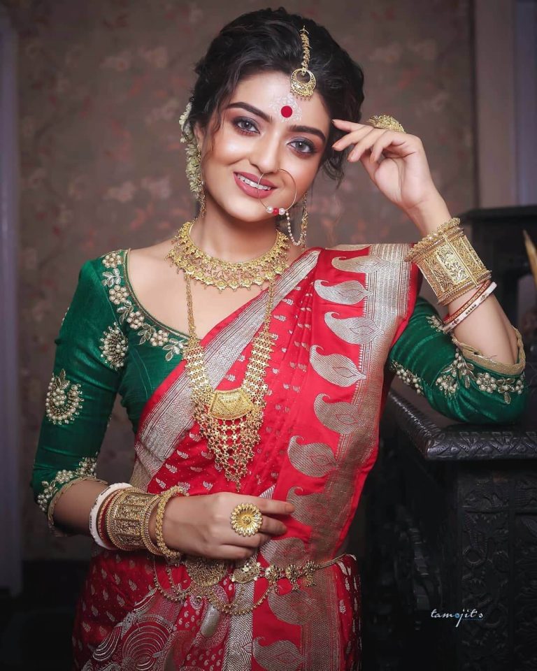 Gorgeous Bengali Bridal Saree Designs For That Quintessential Look 