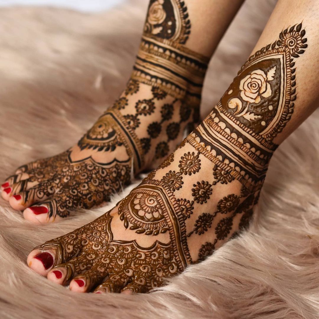 30 Mind Blowing Leg And Foot Mehndi Designs For Brides!