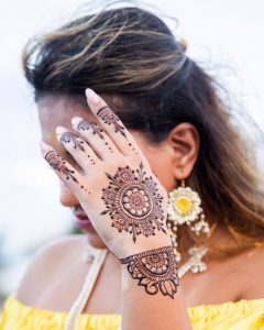 mandala mehndi art