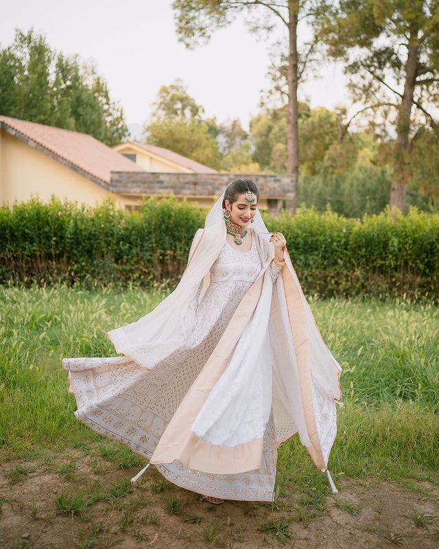 Latest Lehenga Choli Off White Pakistani Bridal Dress Online – Nameera By  Farooq | forum.iktva.sa