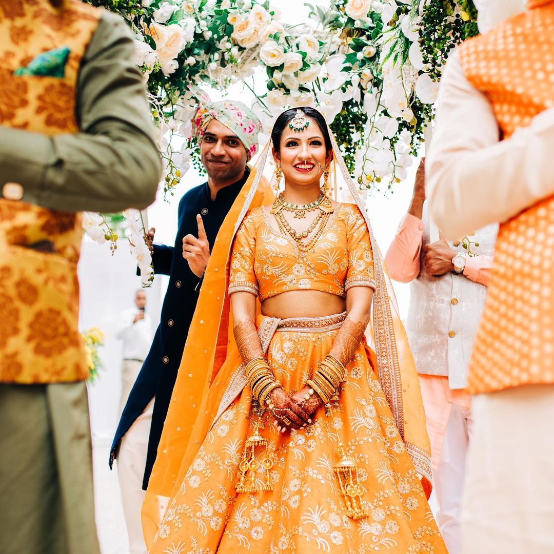 Sabyasachi Mukherjee | Bridal Lehengas, Saris & Wedding Outfits | Kolkata,  Mumbai, Delhi-NCR | Weddingsutra Favorites