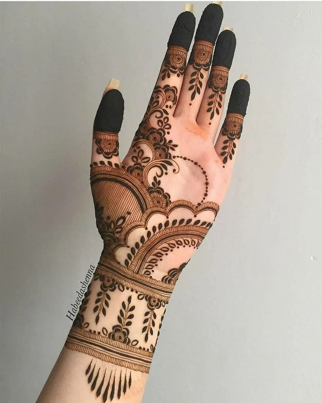 Best Palm Arabic Mehndi Designs Pictures - Crayon
