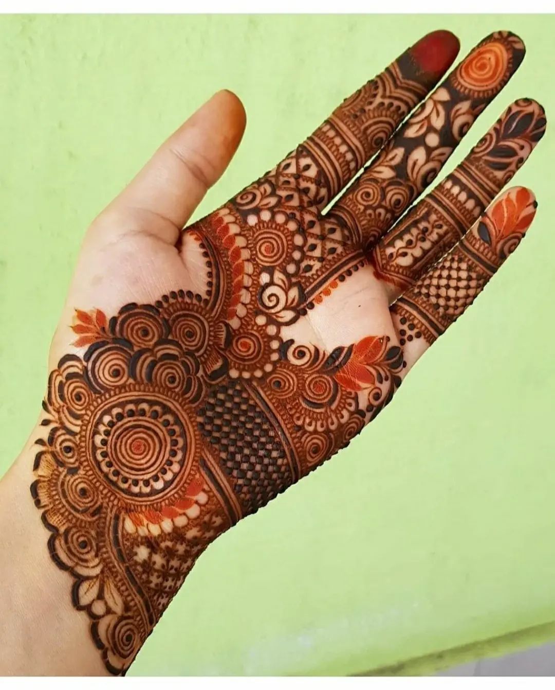 New Collection of Modern Mehndi Designs For Hands and Feet - Glossnglitters-cacanhphuclong.com.vn