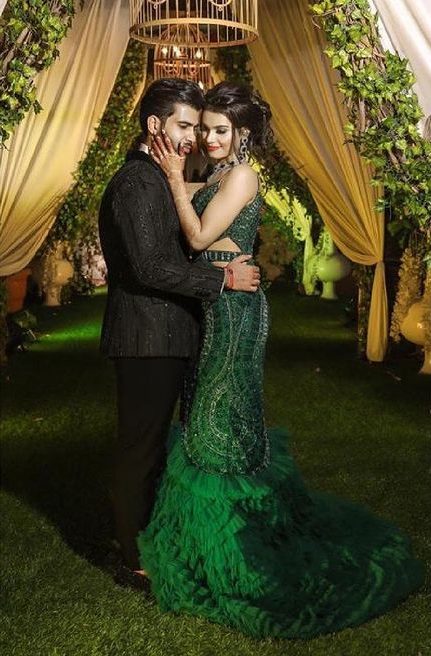 emerald green cocktail gowns