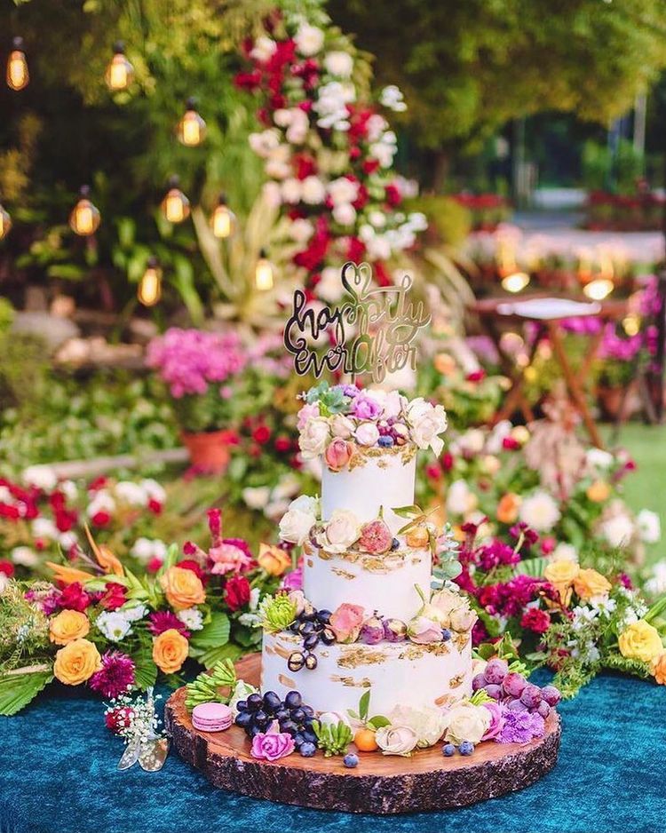vicky katrina wedding cake