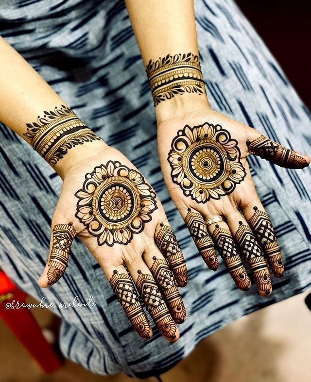 Round Mehndi Designs: 26+ Easy Circle Shape Mehandi Design for Brides &  Bridesmaids
