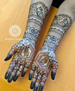 55+ Unique Peacock Mehndi Design Ideas For Brides