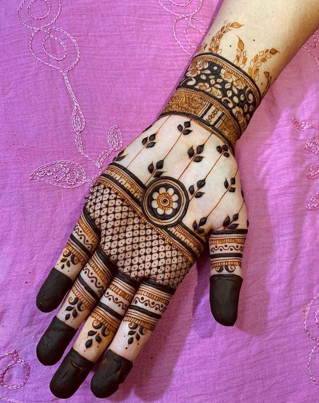 eid mubarak mehndi design 2023 new style simple beautiful latest front hand  back hand mehndi designs for eid tvi | Eid mehndi design 2023 PHOTO: ईद पर  लगाएं मेहंदी के आसान लेटेस्ट