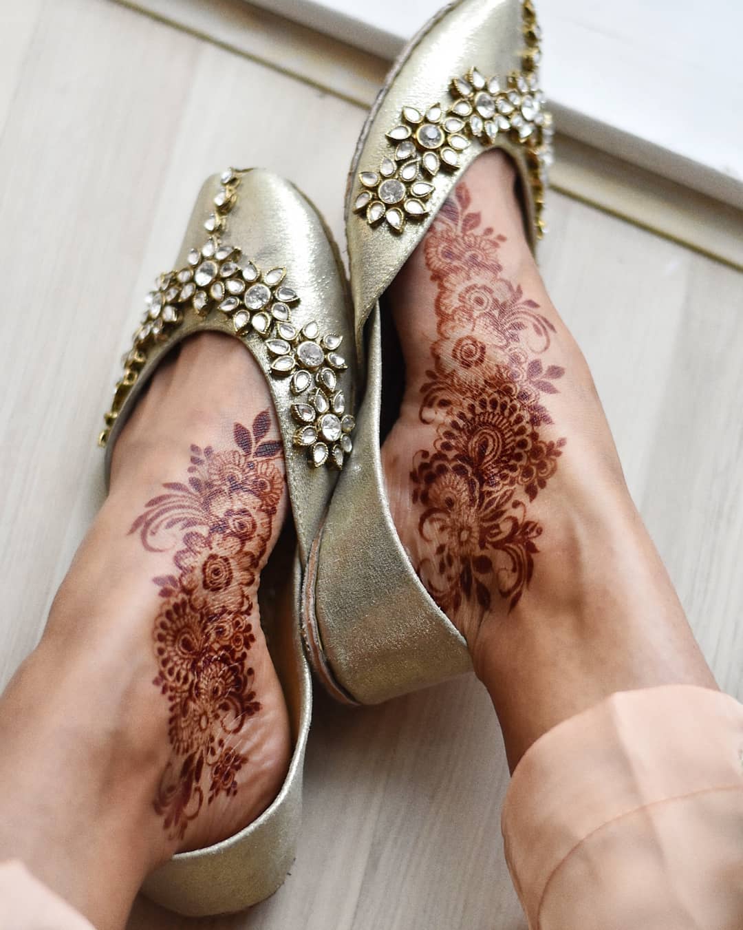stylish and simple henna designs