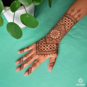 minimalistic mehndi designs