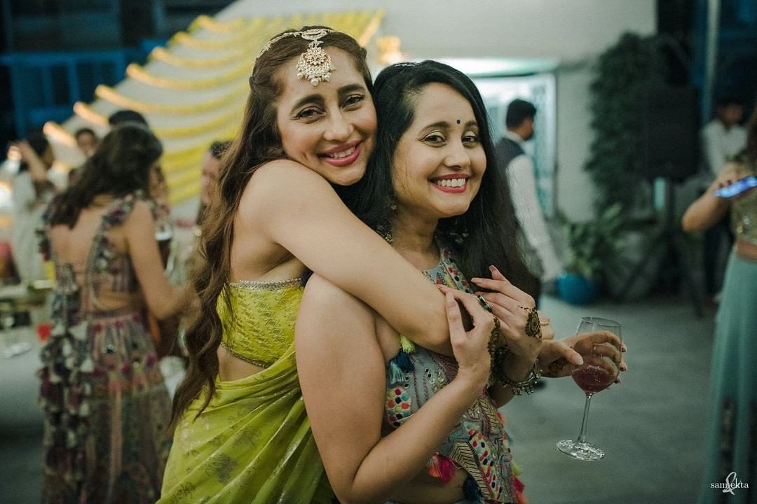 Bridesmaids at Shibani Dandekar’s Mehendi