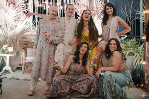 Bridesmaids at Shibani Dandekar’s Mehendi