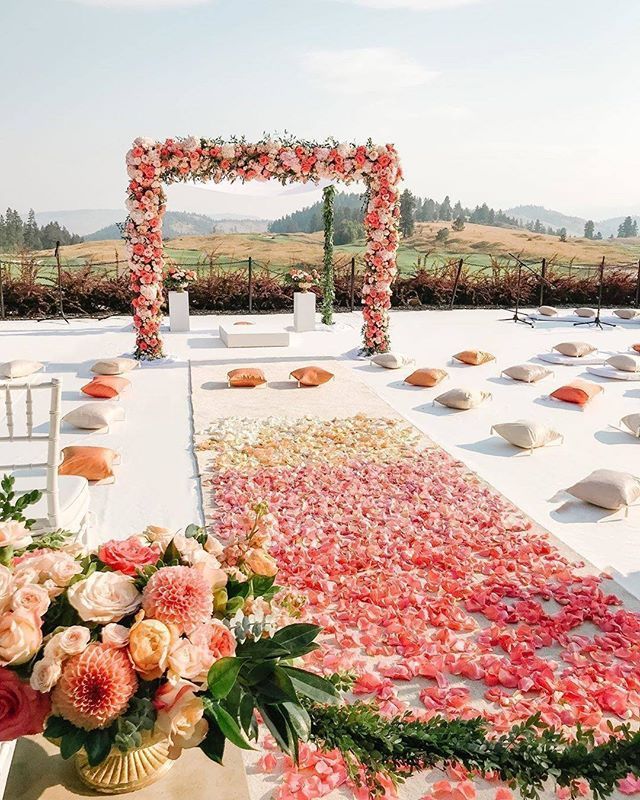 14 Breathtaking Wedding Flower Decoration Ideas for the D-day