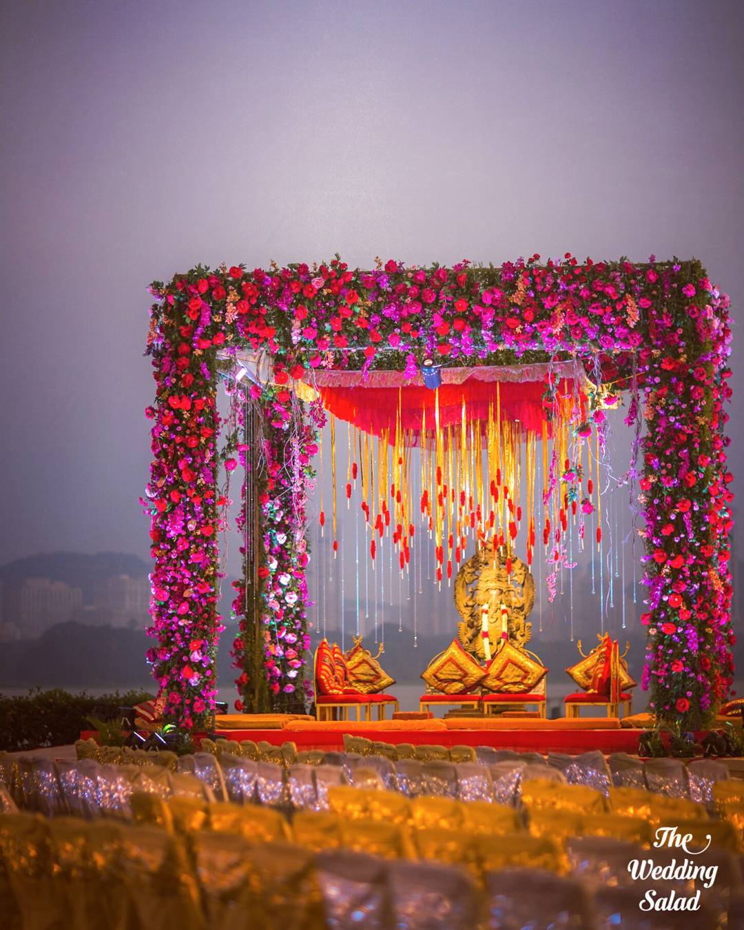 Steal 30 Jaw-Dropping Flower Decoration For Wedding Stage