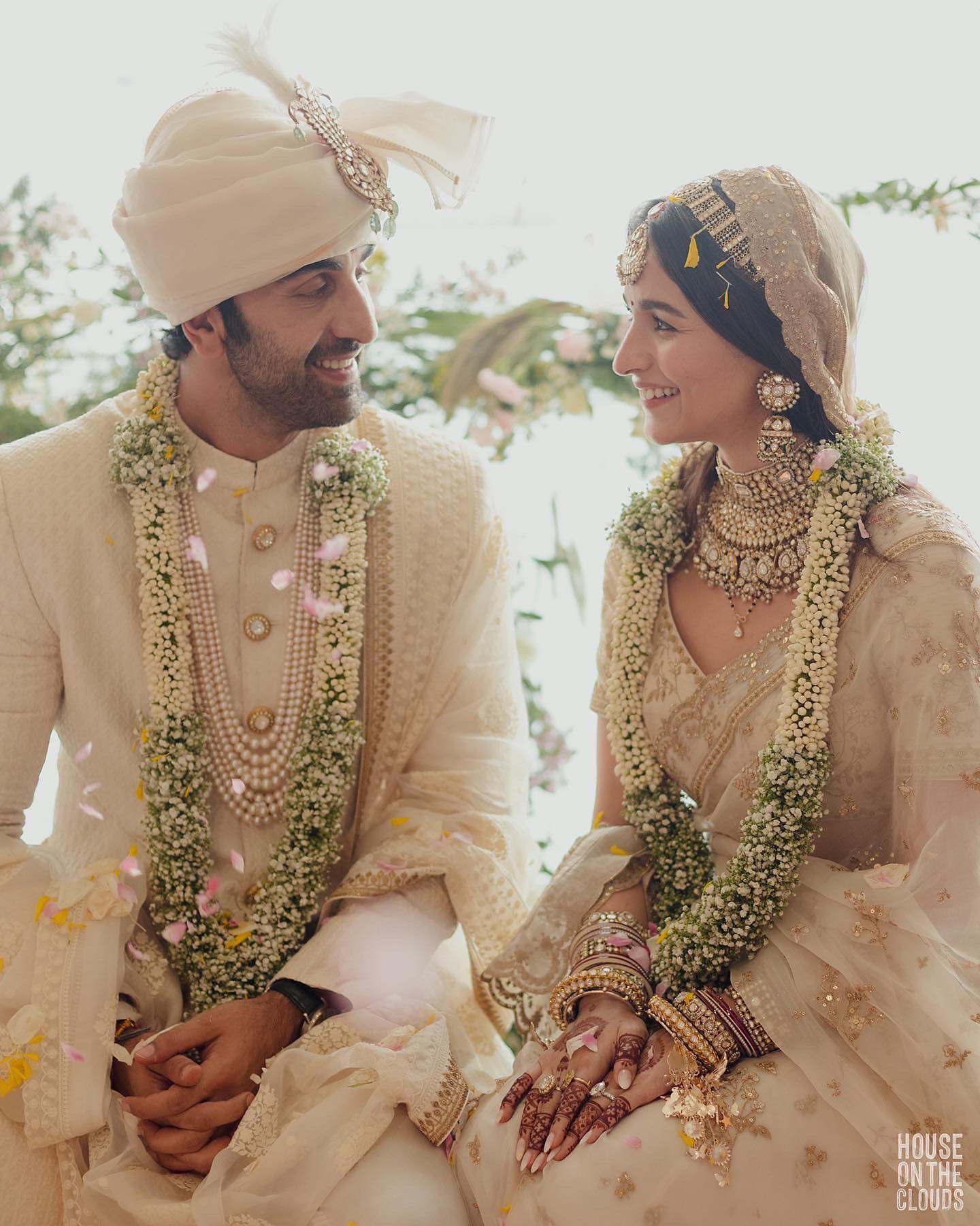 10+ Unique Details And Trends We Spotted At Alia And Ranbir's Wedding