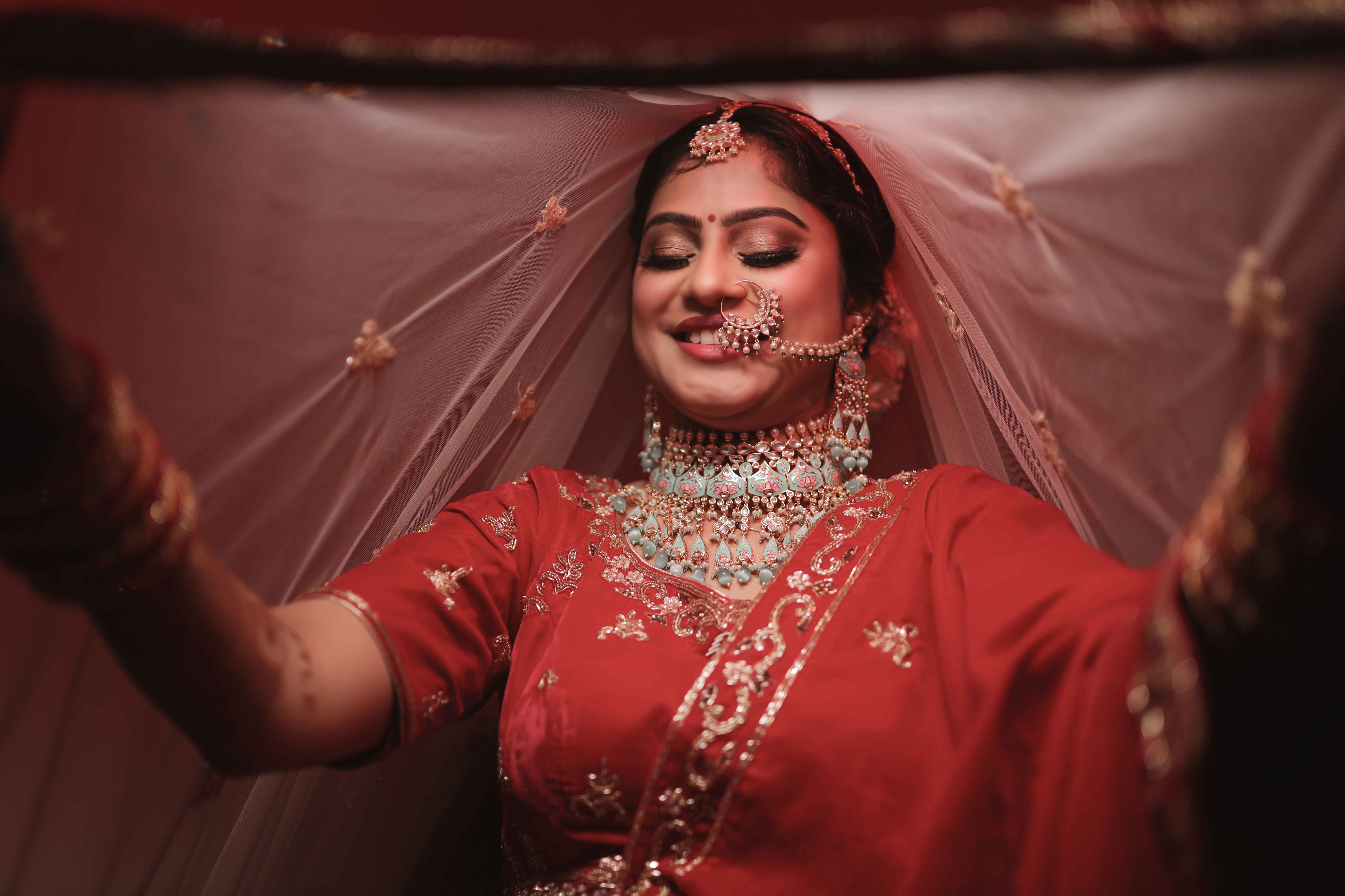This Maharashtrian Bride’s Wedding Looks Are Worth Checking Out!