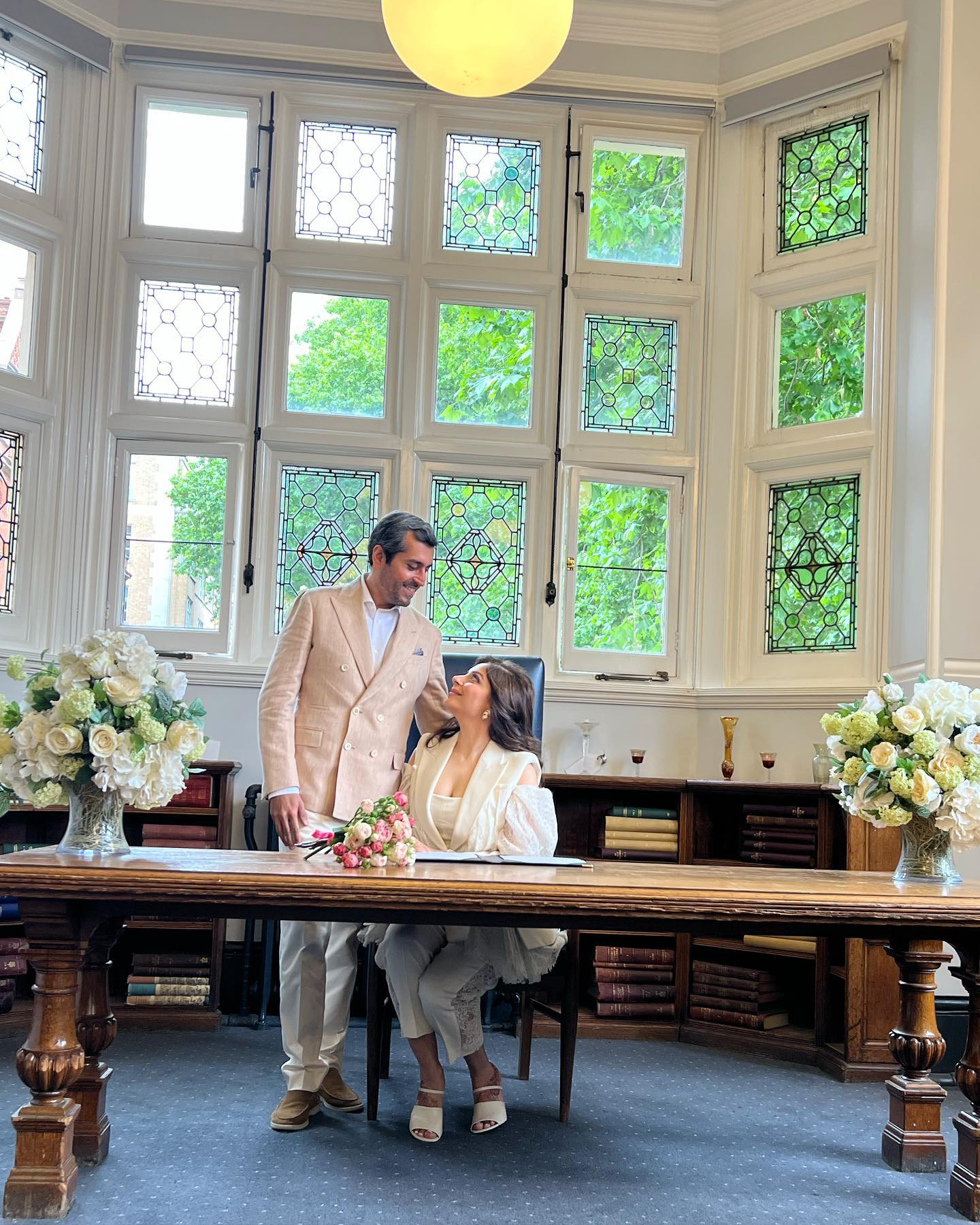 Take A Glimpse Of Kanika Kapoor And Gautam’s Court Wedding In London