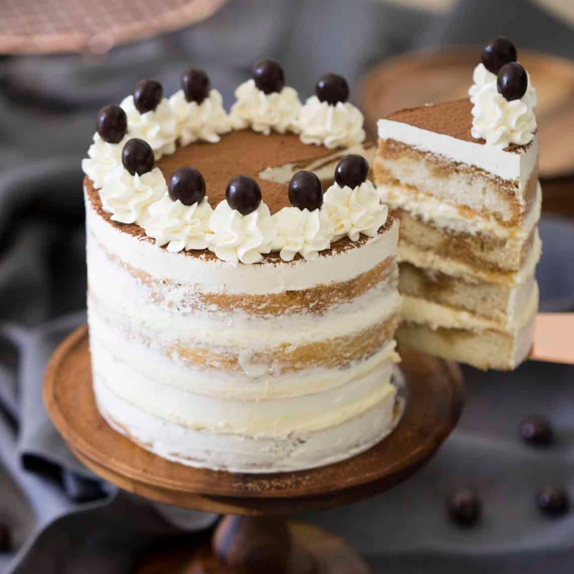 naked one tier cake