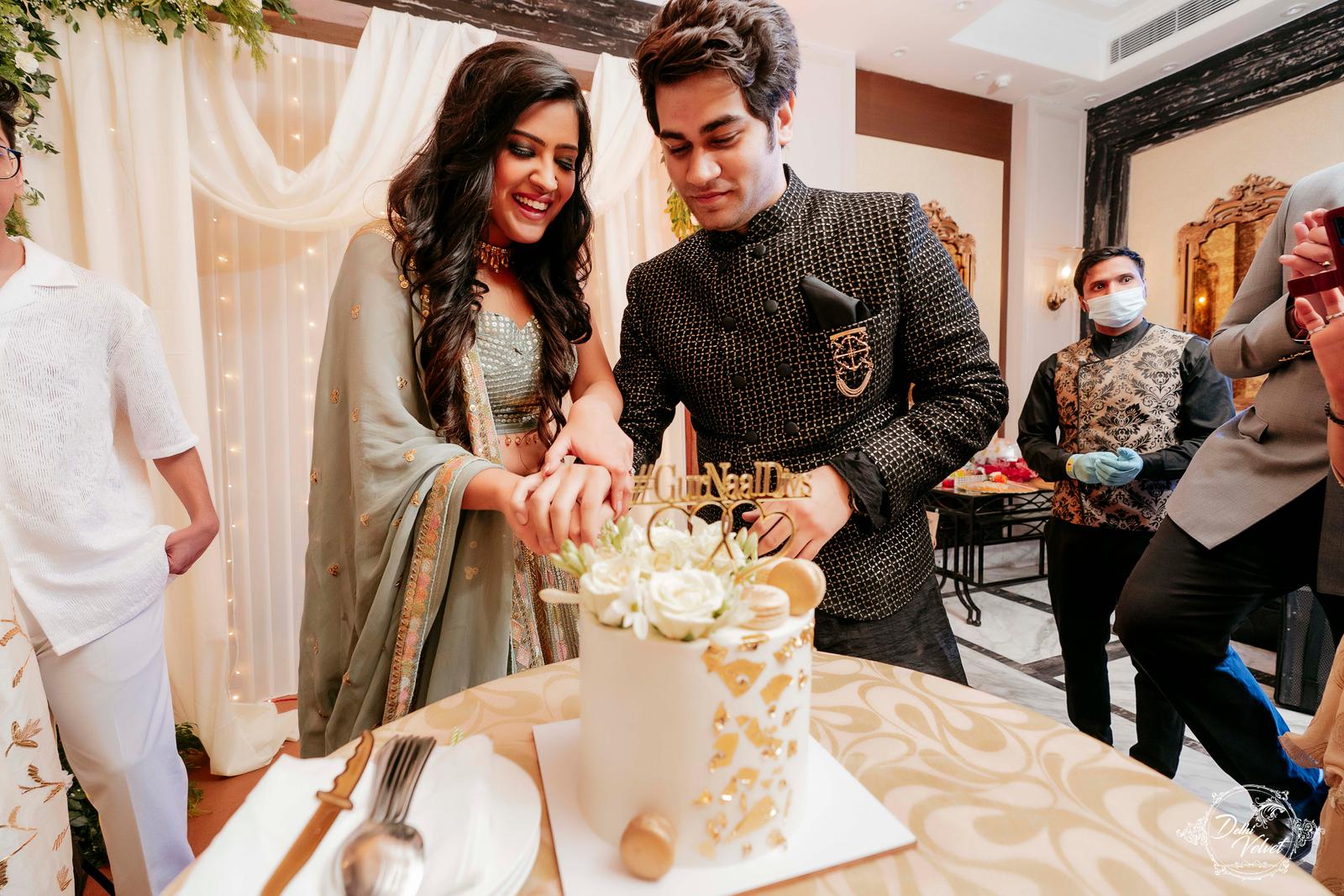 Marvelous Indian Engagement cake topper. | Photo 242100