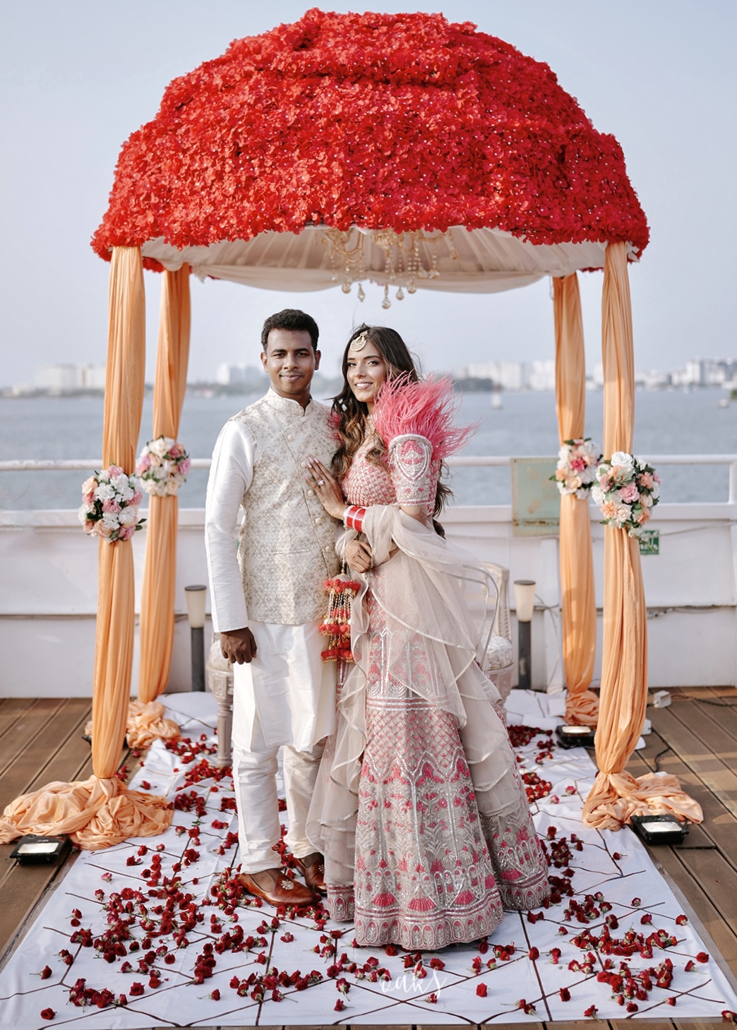 This Destination Wedding In Kerala Had A Blend Of Punjabi-Malayali  Cultures! - ShaadiWish