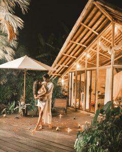 Plan Your Honeymoon With This Ultimate Checklist For Newly-Wed Couples