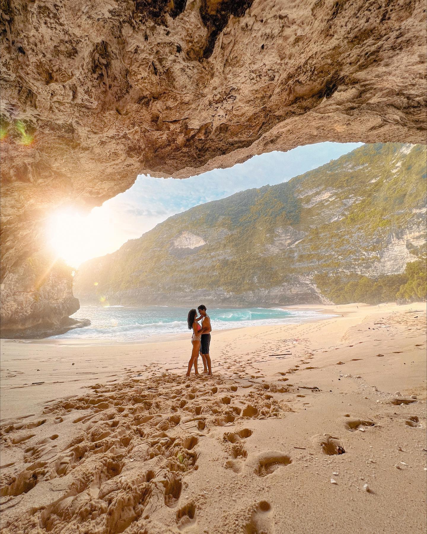 Plan Your Honeymoon With This Ultimate Checklist For Newly-Wed Couples