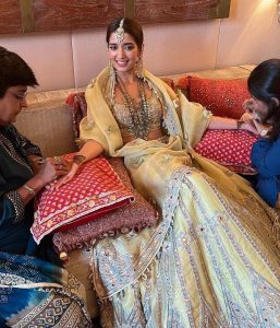 Let’s Decode To Recreate Designer Arpita Mehta’s Bridal Look