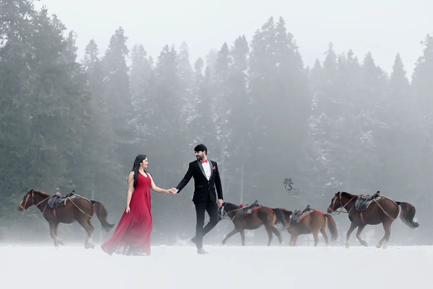 Dreamy Pre-Wedding Shoot Ideas With A Cosy Winter Theme