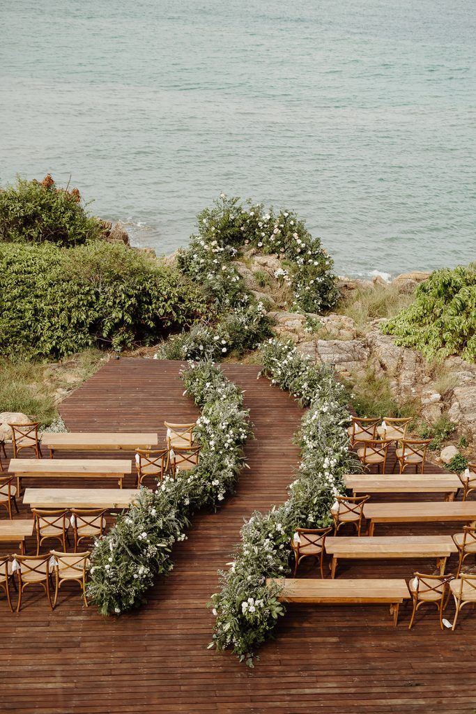 Hot & Popular Wedding Aisle Ideas To Elevate Your Bridal Entry