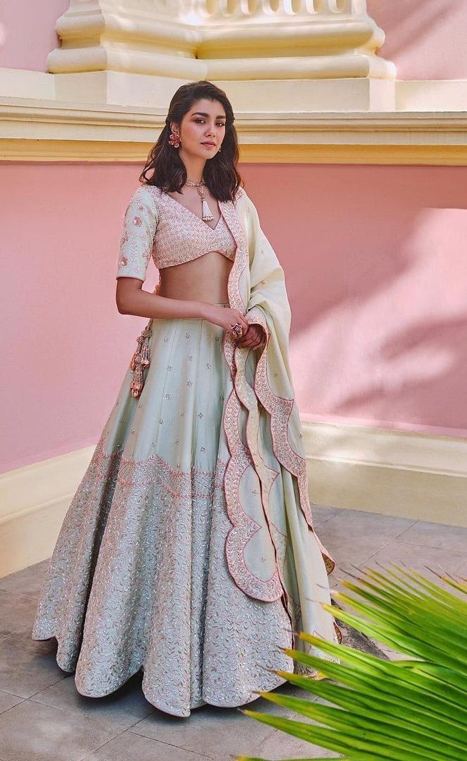 Pastel Lehengas With Subtle Shimmer Make A Perfect Summer Wedding Fit