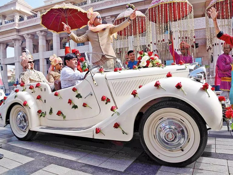 Places To Rent Vintage Cars For Baraat In Mumbai & Delhi - ShaadiWish