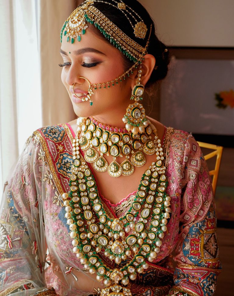 25 Real Brides Who Made A Statement With Their Bridal Necklaces!