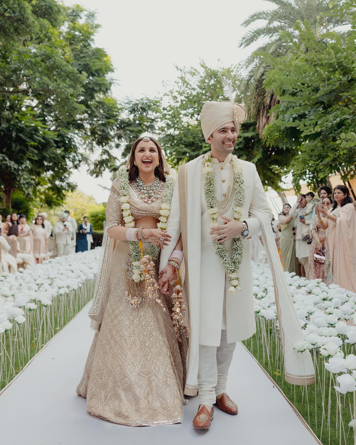 Parineeti Chopra & Raghav Chadha’s Ivory & Gold-Hued Wedding Pictures Are Phenomenal!