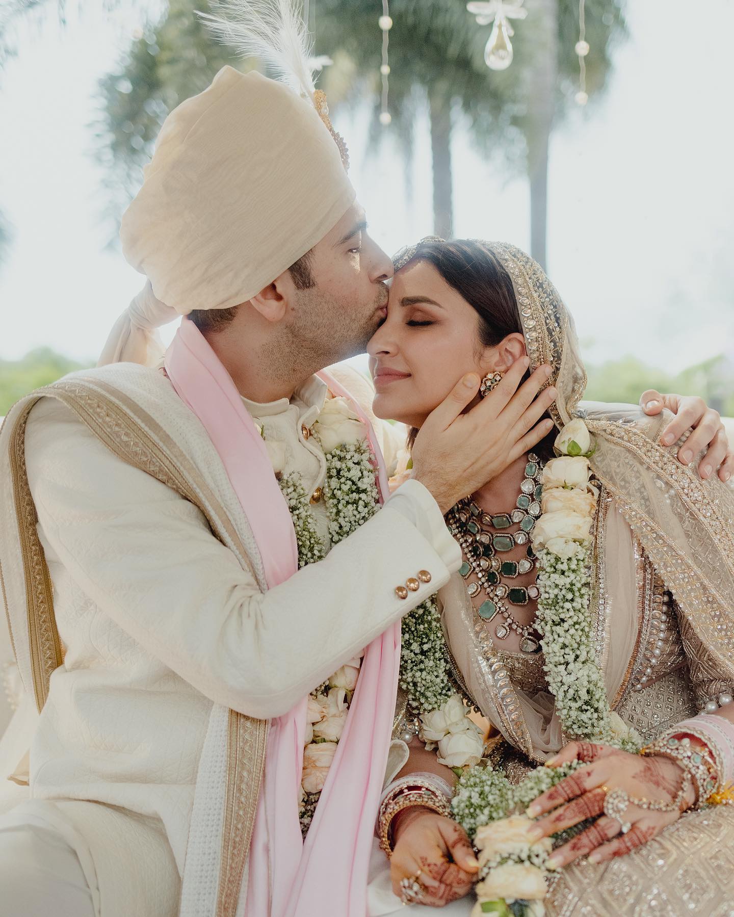 Parineeti Chopra & Raghav Chadha’s Ivory & Gold-Hued Wedding Pictures Are Phenomenal!