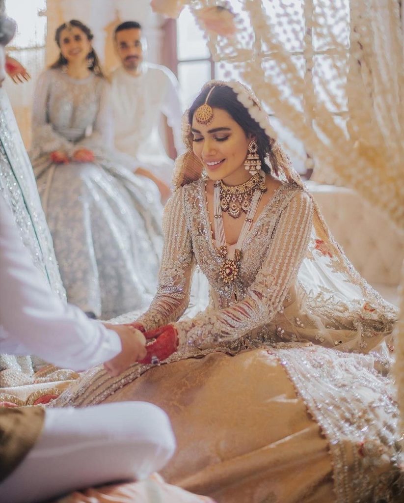 Ivory & Gold Is The Trending Wedding Color Combination | ShaadiWish