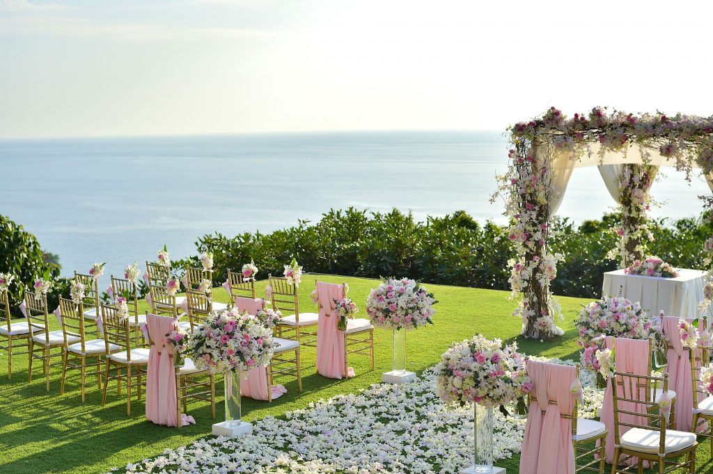 What To Know Before Choosing A Wedding Destination