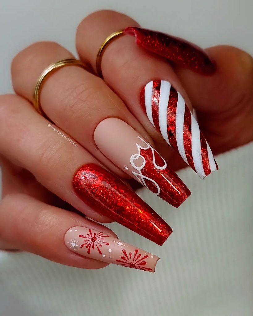 33 Cutest Christmas Nail Art Ideas You'll Want to Copy for the Holidays -  Page 2 of 4 - Lily Fashion Style | Christmas nails, Beige nails, Cute  acrylic nails