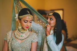 All About Extension Clips & Comb Clips Used To Secure Bridal Dupatta