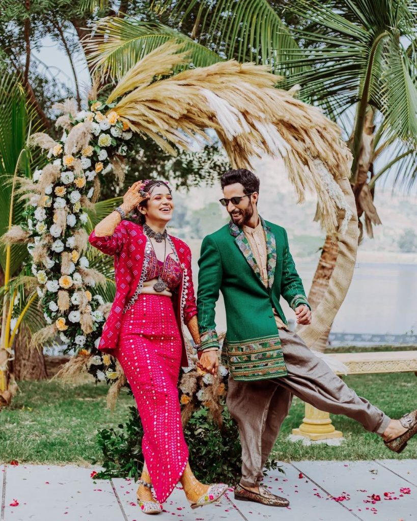 Outfit Color Combination That 2024 Brides And Grooms Should Totally Consider